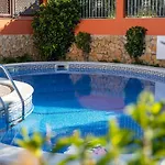 Casa de Férias 4-schlafzimmer-villa R2- Garten- Pool- By Interhome Albufeira
