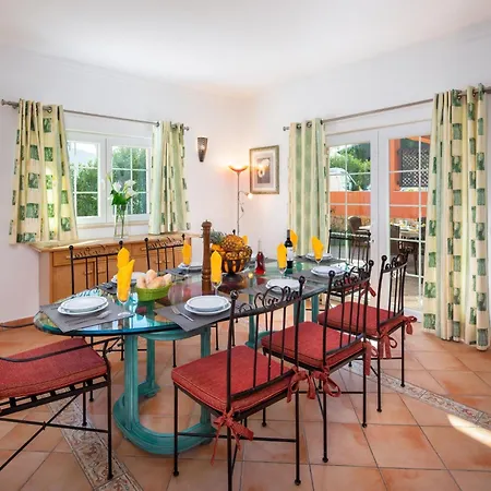 بيت للعطل 4-schlafzimmer-villa R2- Garten- Pool- By Interhome *