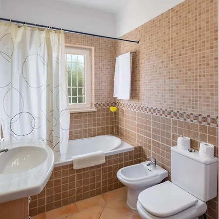 4-schlafzimmer-villa R2- Garten- Pool- By Interhome Casa de Férias Albufeira
