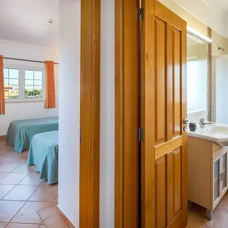 4-schlafzimmer-villa R2- Garten- Pool- By Interhome Holiday home Albufeira