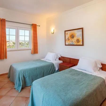 4-schlafzimmer-villa R2- Garten- Pool- By Interhome * Albufeira