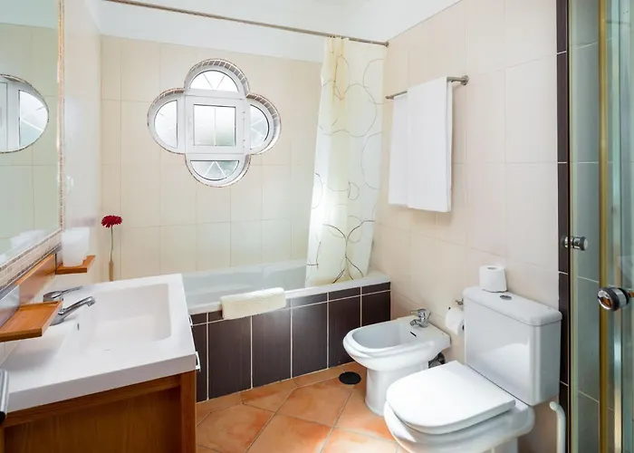 4-schlafzimmer-villa R2- Garten- Pool- By Interhome Holiday home