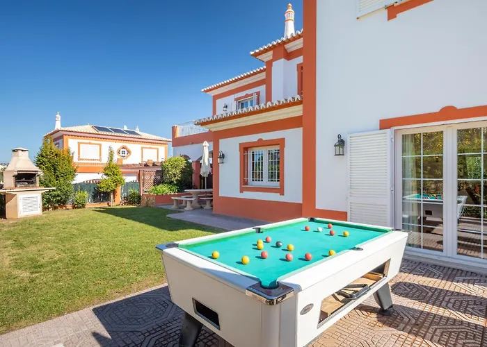 Holiday home 4-schlafzimmer-villa R2- Garten- Pool- By Interhome Albufeira